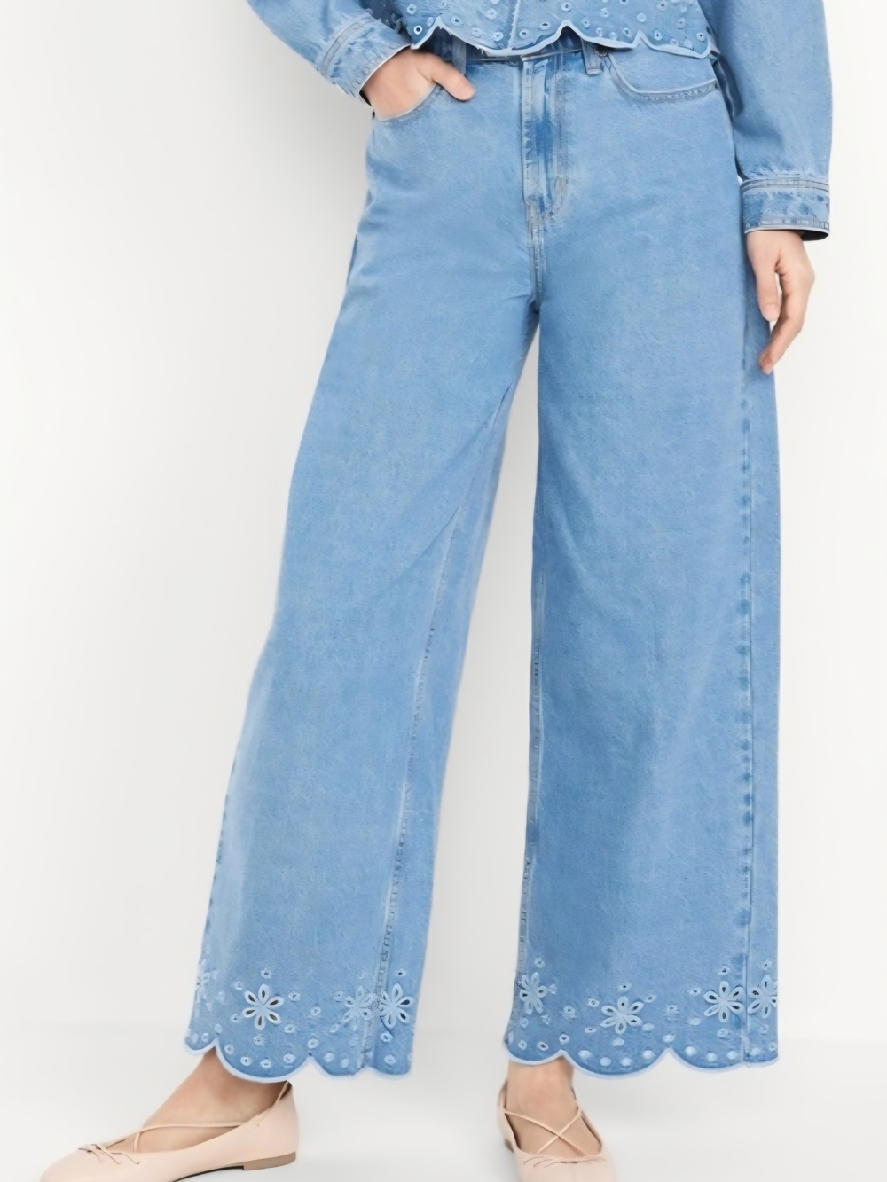 Old Navy Light Blue Baggy Wide-Leg Jeans with Embroidered Scallop Hem